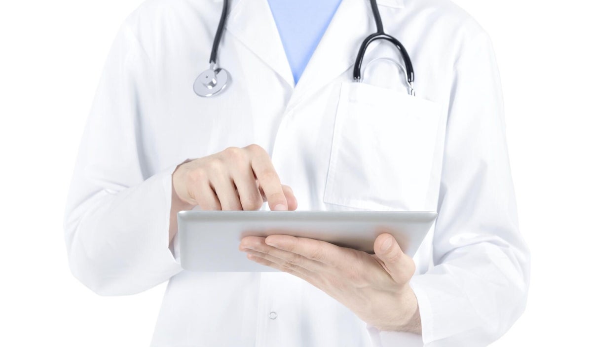 doctor healthcare BYOD tablet IT.jpg